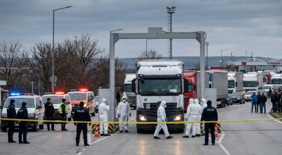 "Червен код" на Капитан Андреево: Границата е затворена! Това, което откриха в тира, ужаси екипите